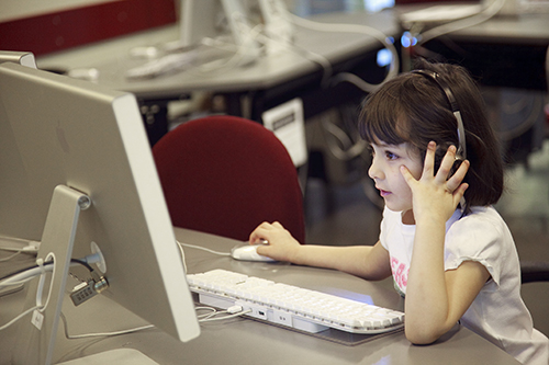 girl uses ELM software in class